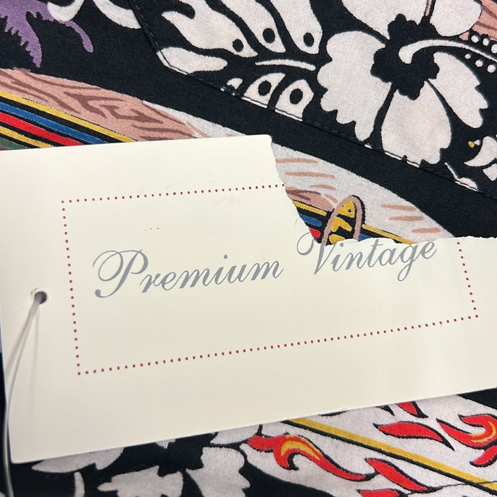 NWT! Classy, aloha shirt with surfboards, hibiscus and palm trees. Gorgeous! New - Picture 2 of 6